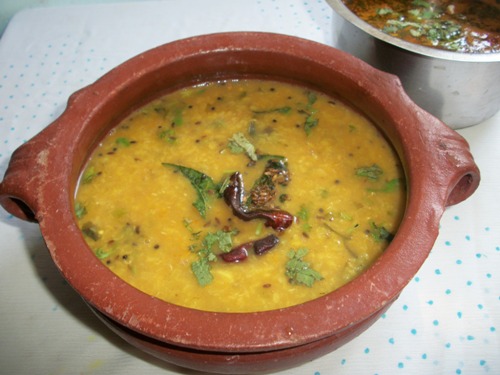 Hyderabadi Khatti Dal / Moong Dal Seasoned with Spices - Yummy Tummy