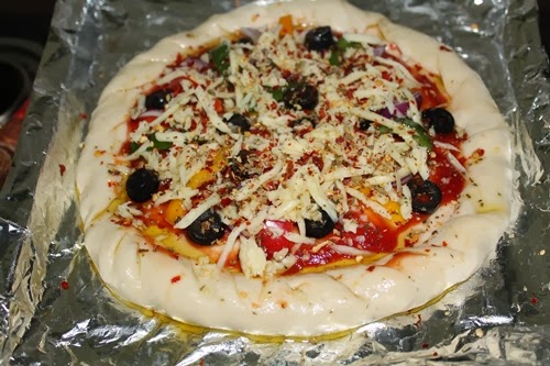 Cheese Burst Pizza Recipe / Domino's Cheese Burst Pizza Recipe / Veg ...