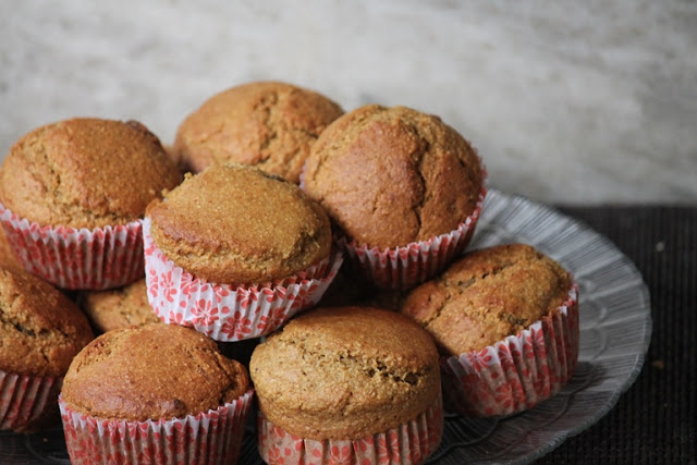 Banana Corn Flakes Muffins / Corn Flakes Muffins - Yummy Tummy