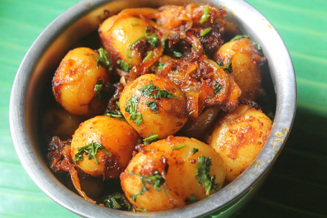 Dahi Aloo Roast Recipe - Potato Roast with Yogurt - Yummy Tummy