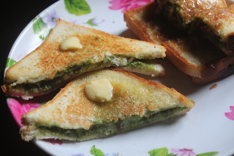 Bombay Chutney & Cheese Sandwich Recipe - Easy Sandwich Recipes