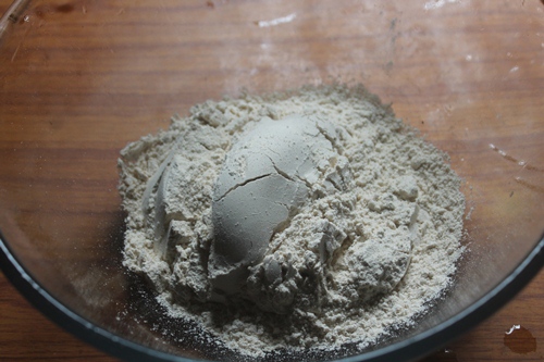 take wheat flour in a bowl