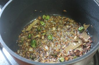 White Peas Potato Curry Recipe - Vatana Aloo Masala Recipe