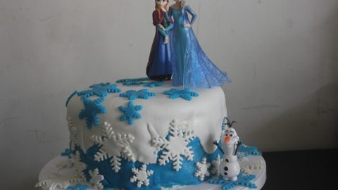 Frozen - Queen Elsa Chocolate Cake - 3 Kg. | Cakes