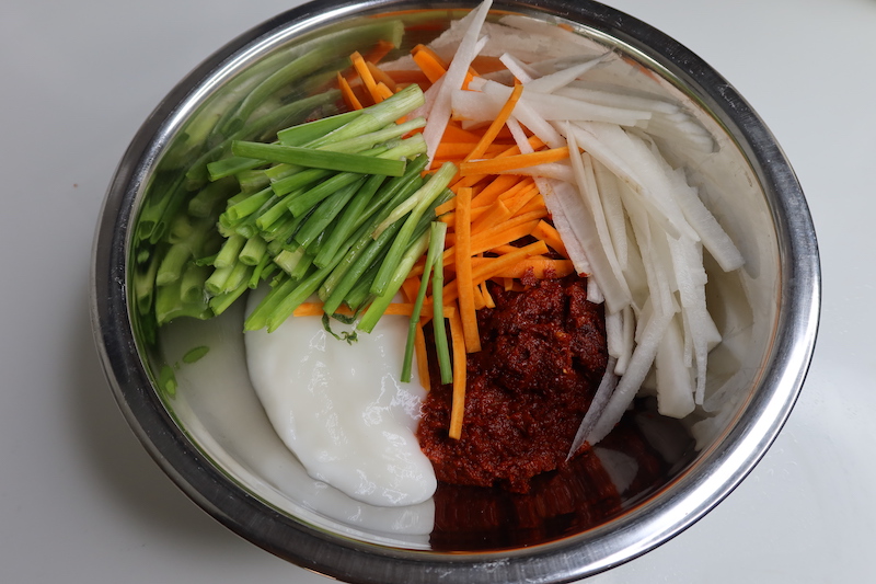 vegetables, kimchi paste, rice flour paste