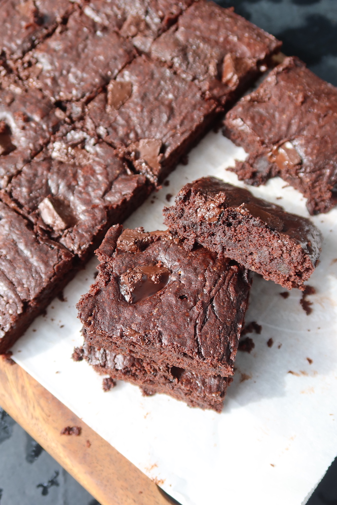 texture of eggless brownie