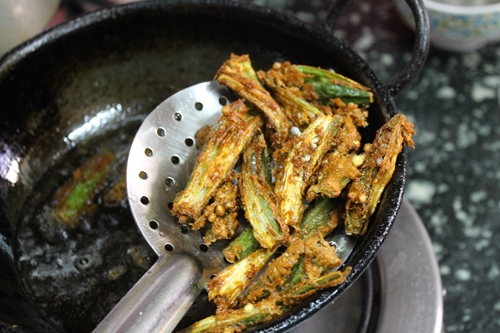 Kurkuri Bhindi Recipe   Crispy Bhindi Recipe - 93