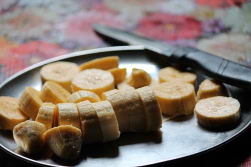 Pazham Pori   Ethakka Appam Recipe   Banana Fritters - 61