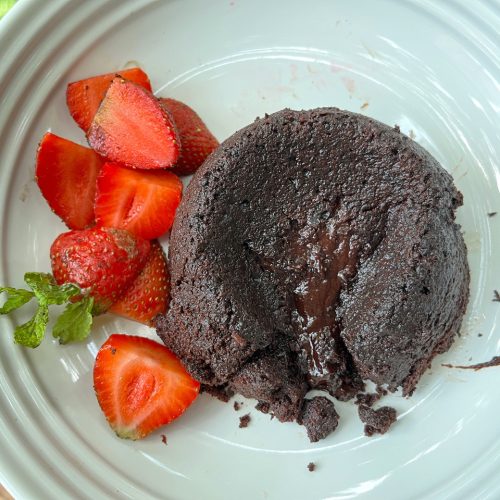 Fitness Recipe: Chocolate Lava Cake Decorated with Fruit - GymBeam Blog